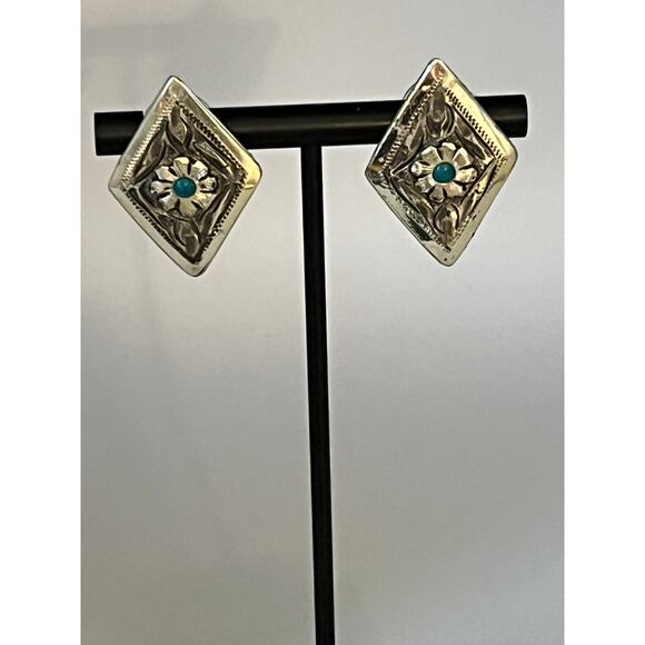 Silver turquoise cabochon flower design rhombus shape earrings - Picture 1 of 2